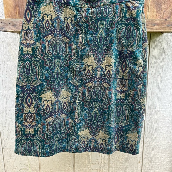 Croft&Barrow corduroy skirt Rich colors in paisley pattern Sz 10 - Picture 1 of 7